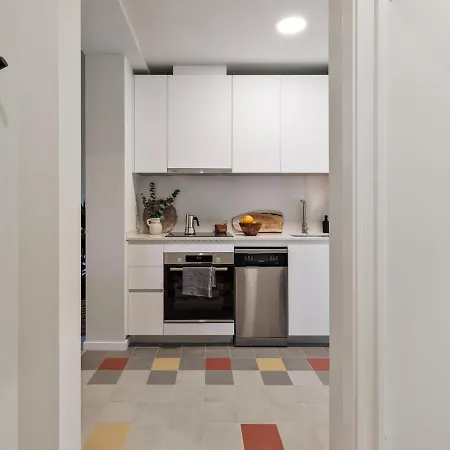 Daire Nal - 2 Bedrooms, Office And Balcony In Eixample Dreta Barselona