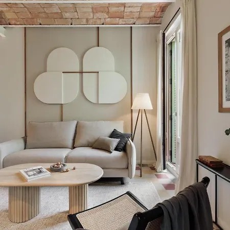 Nal - 2 Bedrooms, Office And Balcony In Eixample Dreta Barselona