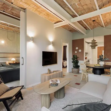 Nal - 2 Bedrooms, Office And Balcony In Eixample Dreta Apartment Barcelona